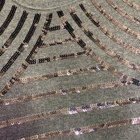 Shimmering Etcetera Women’s XS Sequenced Sweater Gray Tank Top - Picture 6 of 7